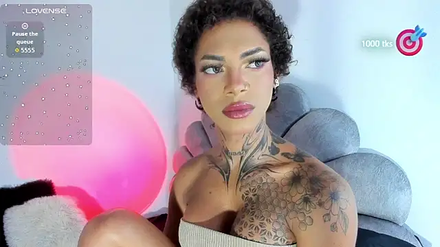 Snapshot of michell_danna chatting on 6, 11, 2025 michell danna online show from 6, 11, 2025