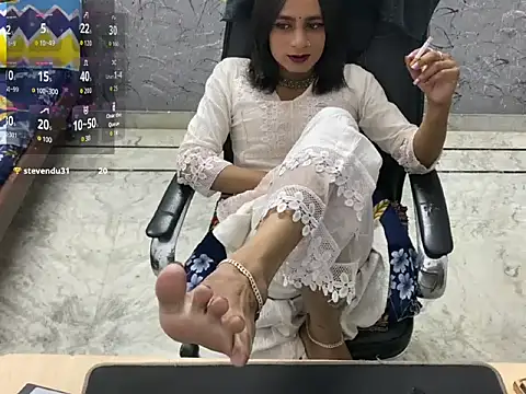 LuvLayla online show from 15, 7, 2026