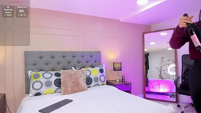 Snapshot of ALICESANDOVAL chatting on 30, 11, 2025 ALICESANDOVAL online show from 30, 11, 2025