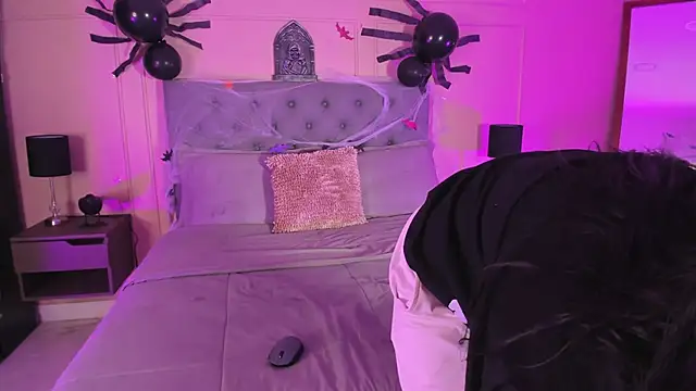 Snapshot of ALICESANDOVAL chatting on 8, 11, 2025 ALICESANDOVAL online show from 8, 11, 2025