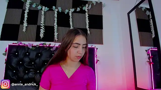  leda swan  online show from 14, 4, 2026