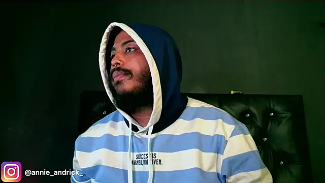  leda swan  online show from 1, 12, 2025