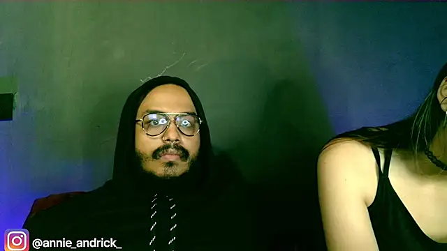  leda swan  online show from 8, 10, 2025