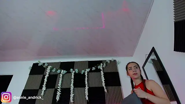  leda swan  online show from 9, 4, 2026