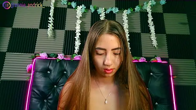  leda swan  online show from 22, 2, 2026