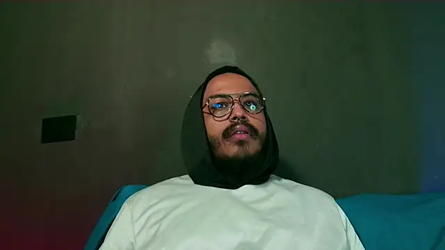  leda swan  online show from 15, 10, 2025