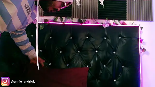  leda swan  online show from 20, 3, 2026