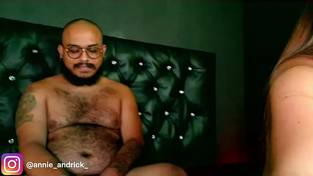  leda swan  online show from 20, 12, 2025