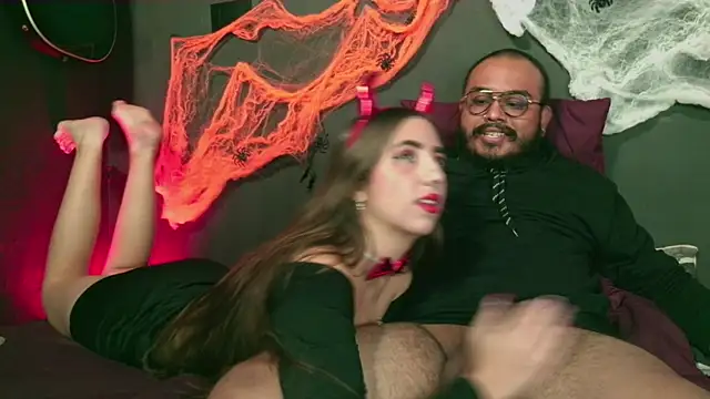  leda swan  online show from 18, 10, 2025