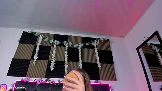 Snapshot of _leda_swan_ chatting on 7, 6, 2026 leda swan online show from 7, 6, 2026