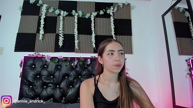  leda swan  online show from 15, 4, 2026