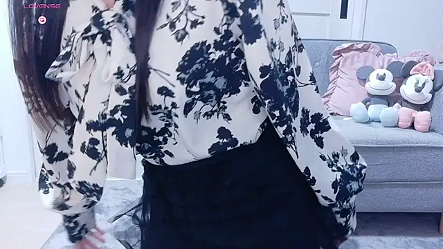 YURi luv online show from 22, 10, 2025