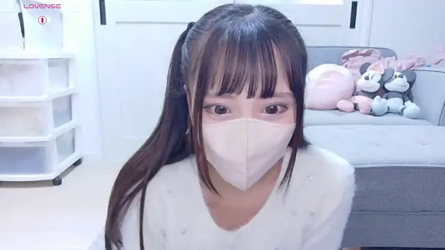 YURi luv online show from 6, 11, 2025