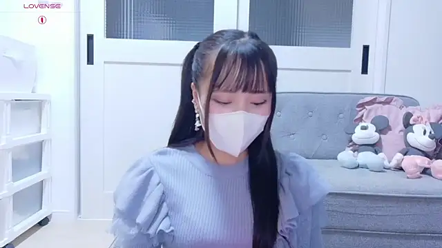 YURi luv online show from 21, 10, 2025