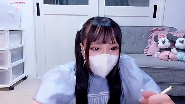 YURi luv online show from 13, 10, 2025