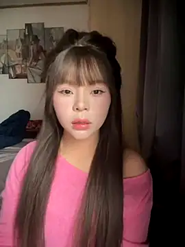 SarahBeii online show from 2, 11, 2025