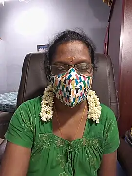 Snapshot of umashreetamil chatting on 25, 5, 2026 umashreetamil online show from 25, 5, 2026