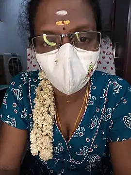 Snapshot of umashreetamil chatting on 13, 5, 2026 umashreetamil online show from 13, 5, 2026