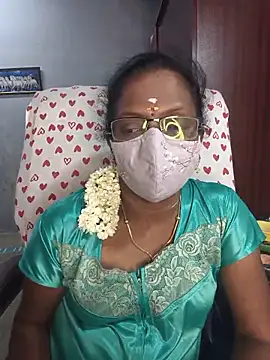 Snapshot of umashreetamil chatting on 11, 5, 2026 umashreetamil online show from 11, 5, 2026