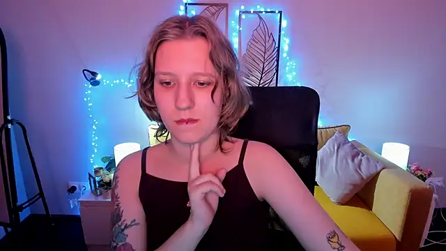 Hailey Foxy online show from 15, 10, 2025