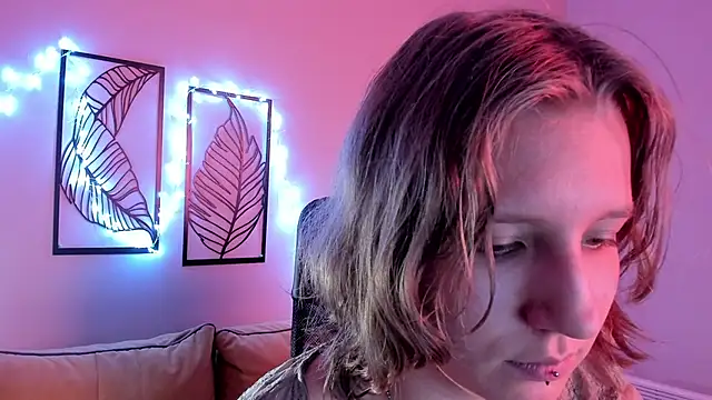 Hailey Foxy online show from 12, 11, 2025