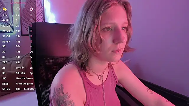 Hailey Foxy online show from 4, 12, 2025