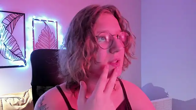 Hailey Foxy online show from 18, 11, 2025