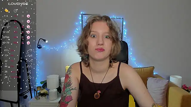 Hailey Foxy online show from 25, 9, 2025