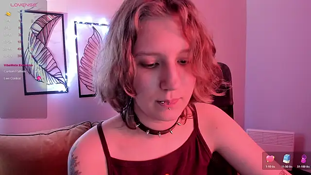 Hailey Foxy online show from 28, 10, 2025