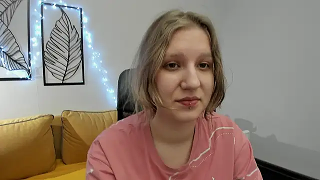 Hailey Foxy online show from 25, 2, 2026