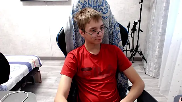 glasses cat online show from 26, 3, 2026