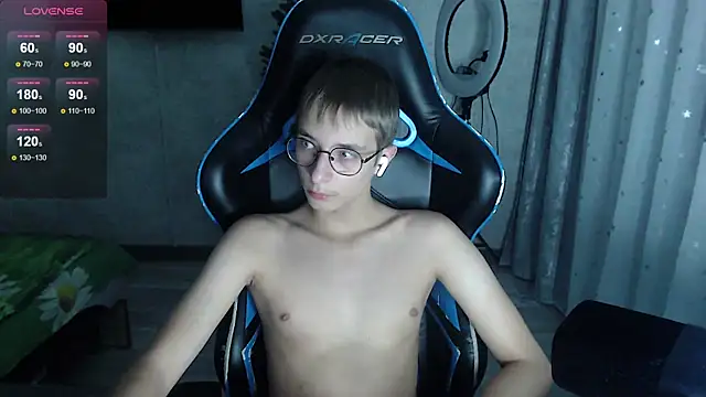 glasses cat online show from 15, 1, 2026