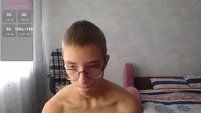 glasses cat online show from 8, 10, 2025