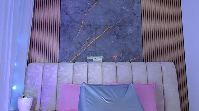 mia scot online show from 17, 4, 2026