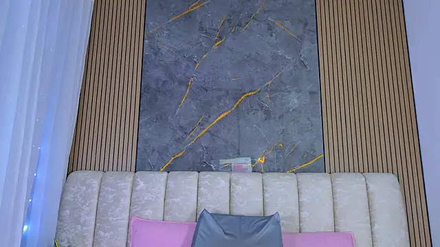 mia scot online show from 21, 4, 2026