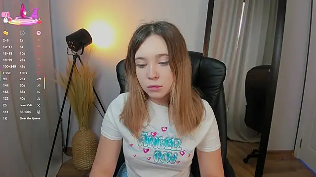 Lina Glow online show from 18, 10, 2025