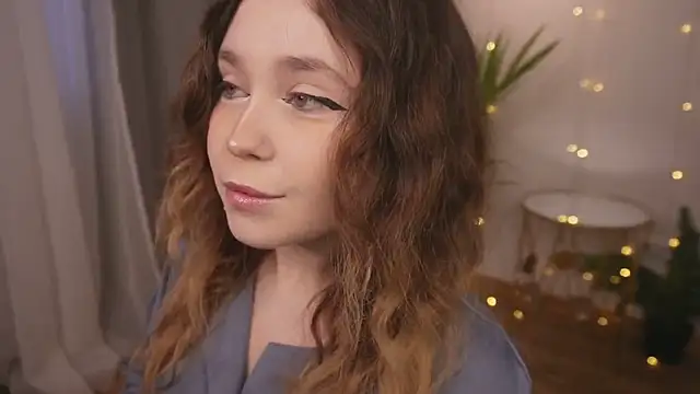 Lina Glow online show from 22, 3, 2026