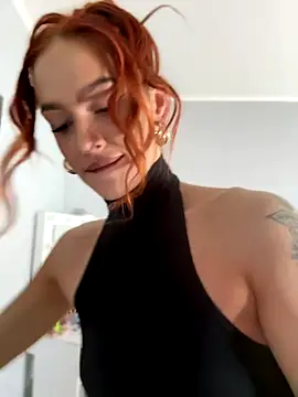 Snapshot of LittleFox___ chatting on 8, 10, 2025 LittleFox online show from 8, 10, 2025