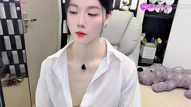 Snapshot of Yueyue-MM chatting on 5, 7, 2026 Yueyue-MM online show from 5, 7, 2026