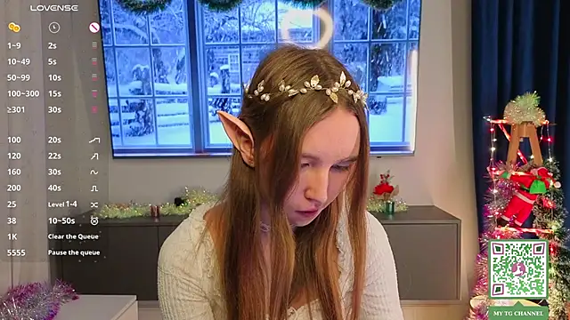 ElfredaTupy online show from 2, 12, 2025