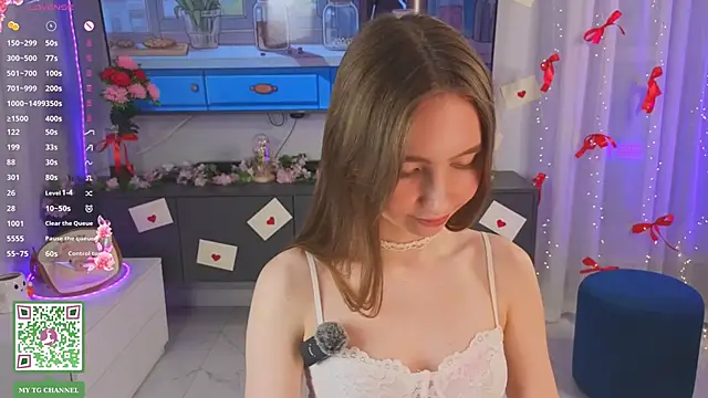 ElfredaTupy online show from 8, 3, 2026