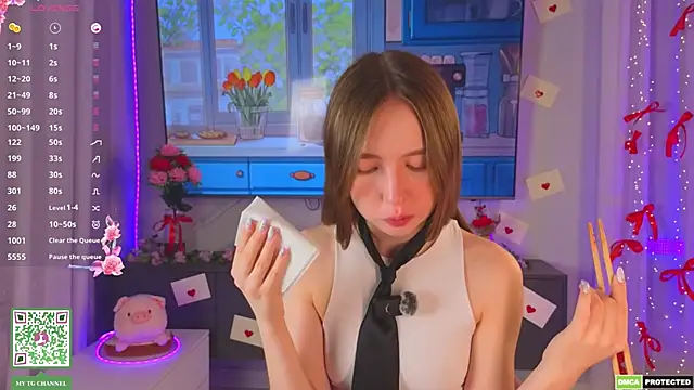 ElfredaTupy online show from 2, 4, 2026