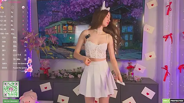 ElfredaTupy online show from 22, 4, 2026