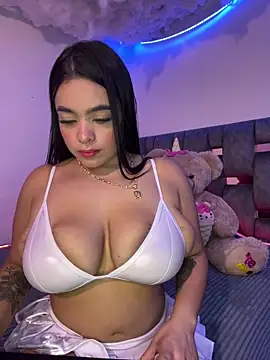 Snapshot of Danna_222 chatting on 7, 2, 2026 Danna 222 online show from 7, 2, 2026