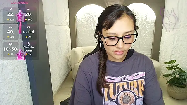 Miah Jones r  online show from 24, 9, 2025