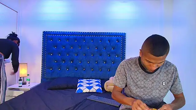 Damian and roxanne online show from 22, 4, 2026