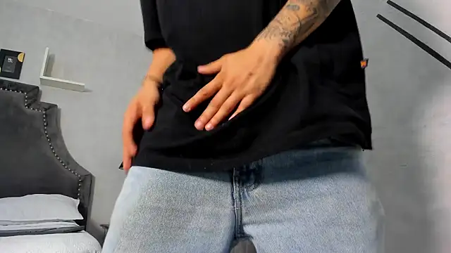 Snapshot of liaamsmiith_ chatting on 16, 10, 2025 liaamsmiith online show from 16, 10, 2025