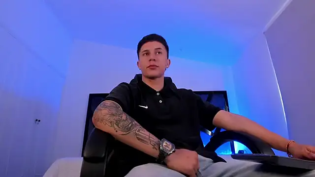 liaamsmiith  online show from 5, 12, 2025