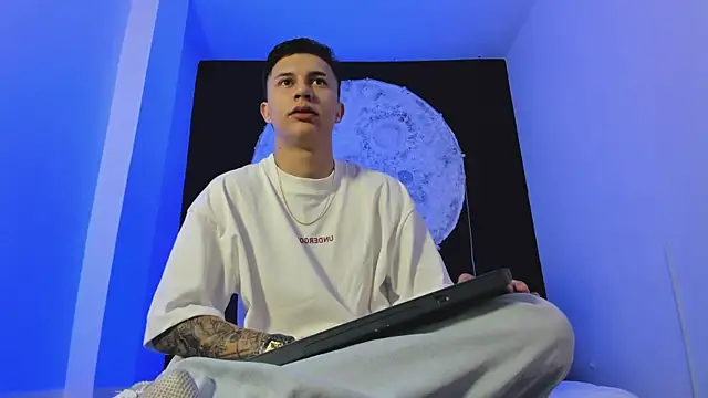 Snapshot of liaamsmiith_ chatting on 26, 10, 2025 liaamsmiith online show from 26, 10, 2025