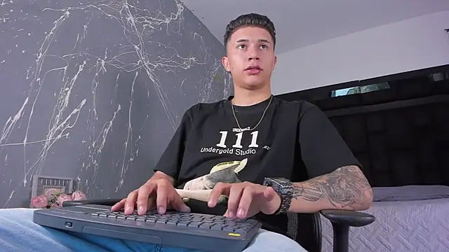 Snapshot of liaamsmiith_ chatting on 17, 11, 2025 liaamsmiith online show from 17, 11, 2025